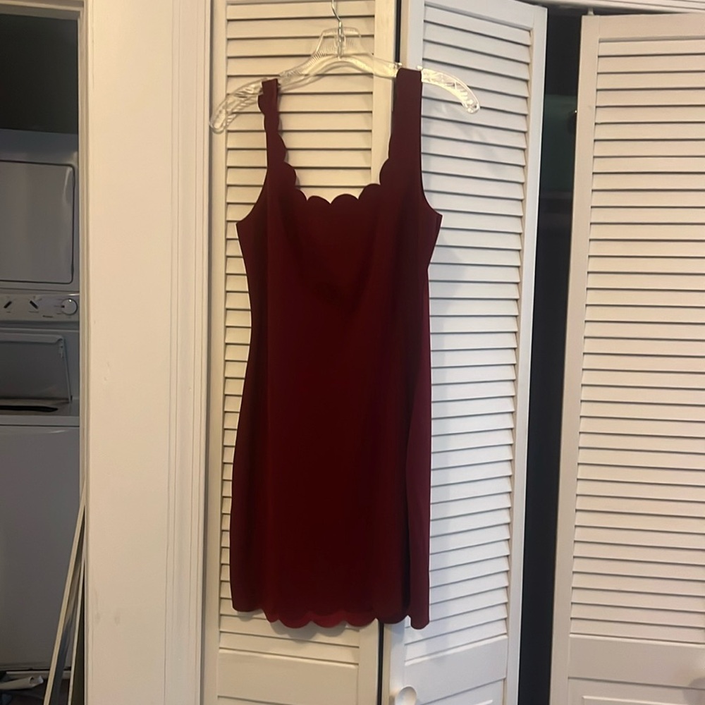 Red scallop dress never worn